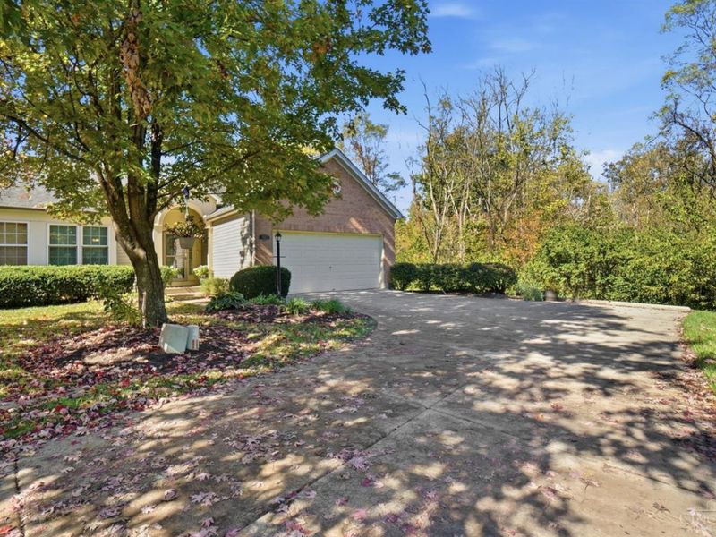 958 Raintree Lane, Hamilton Township, OH 45039 Photo 2