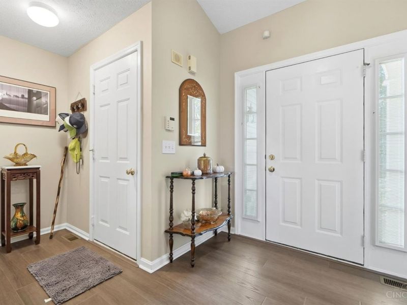 958 Raintree Lane, Hamilton Township, OH 45039 Photo 5