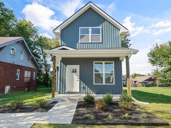 2427 Parkview Ave, Knoxville, TN 37917