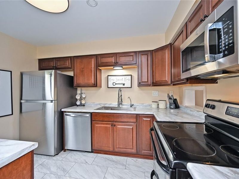 6407 Kindred Square, Dayton, OH 45449 Photo 3