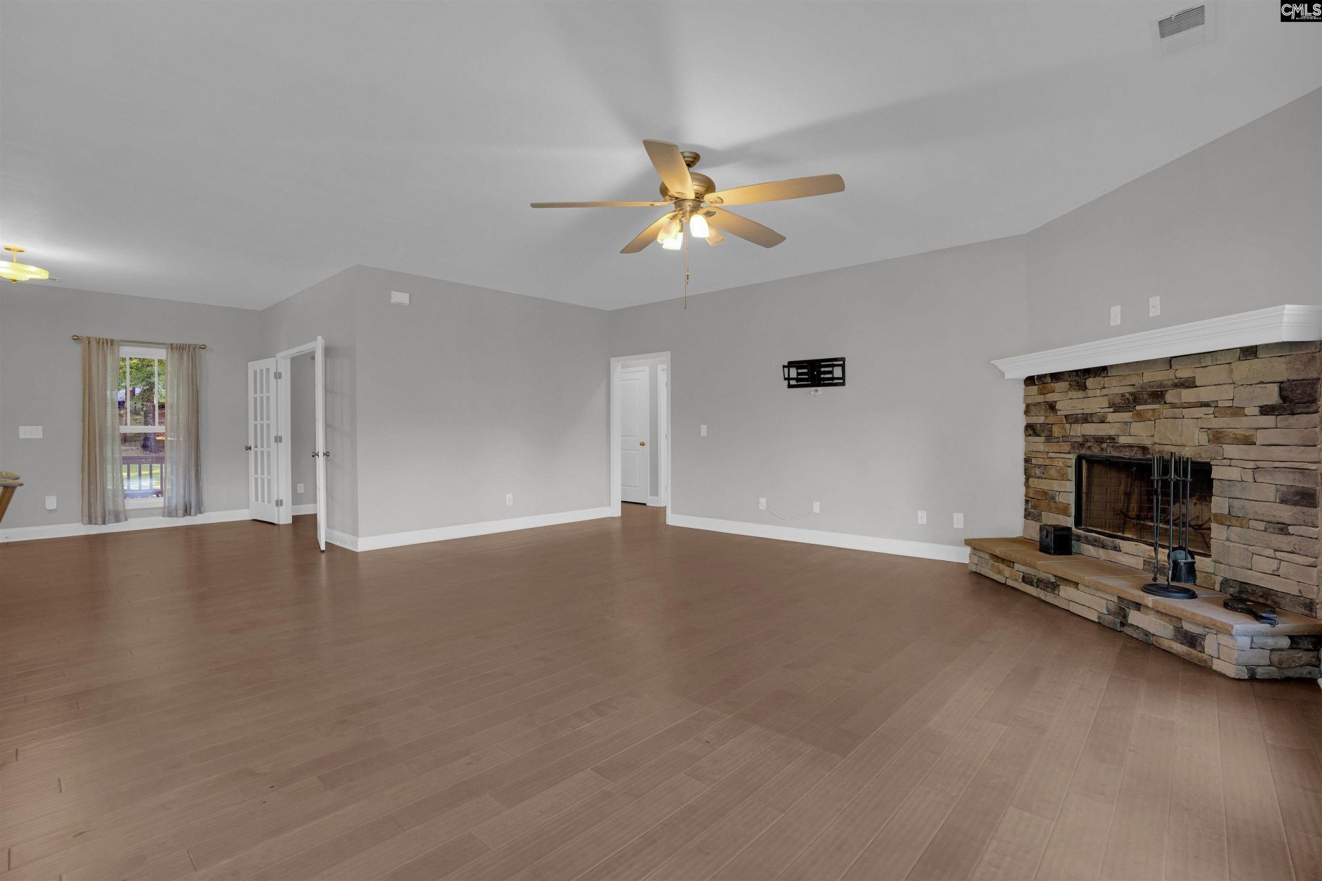 37 Carl Weed Court  Photo 16