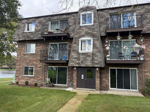 9386 Bay Colony Drive , Unit 3S, Des Plaines, IL 60016