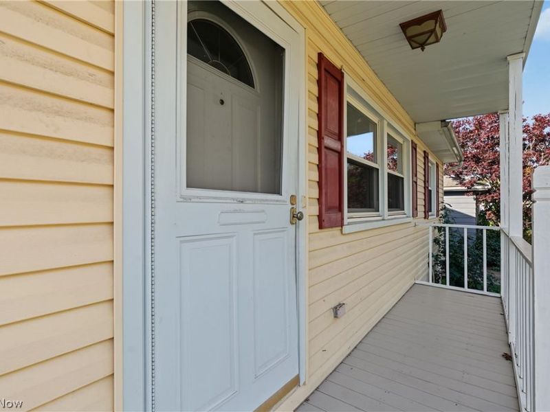 526 Meadow Lane, Cuyahoga Falls, OH 44221 Photo 3