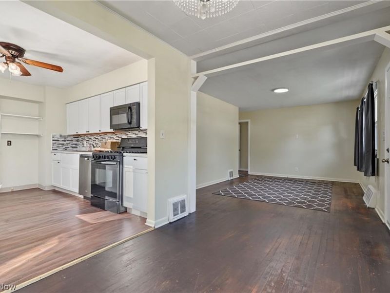 526 Meadow Lane, Cuyahoga Falls, OH 44221 Photo 6