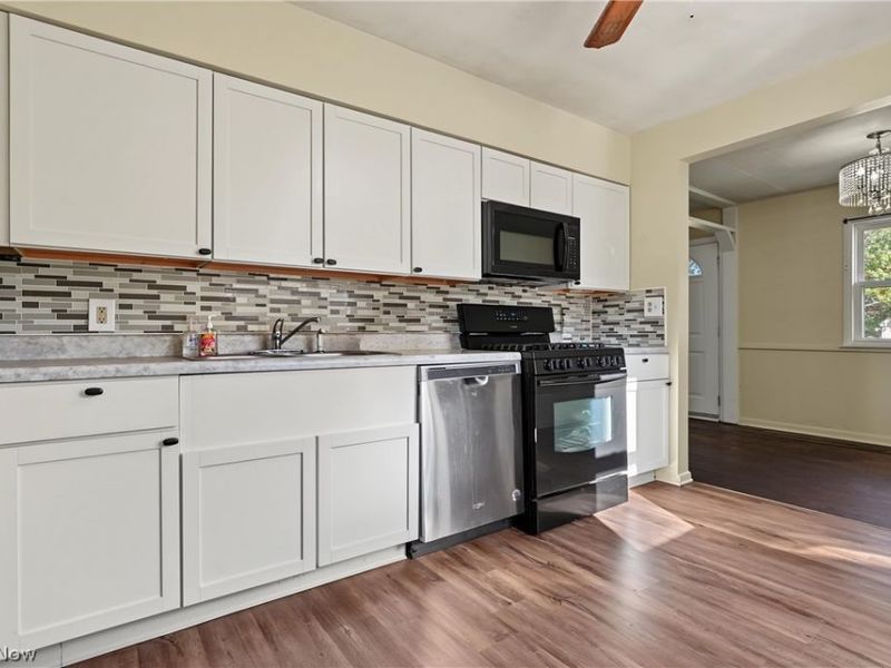 526 Meadow Lane, Cuyahoga Falls, OH 44221 Photo 9