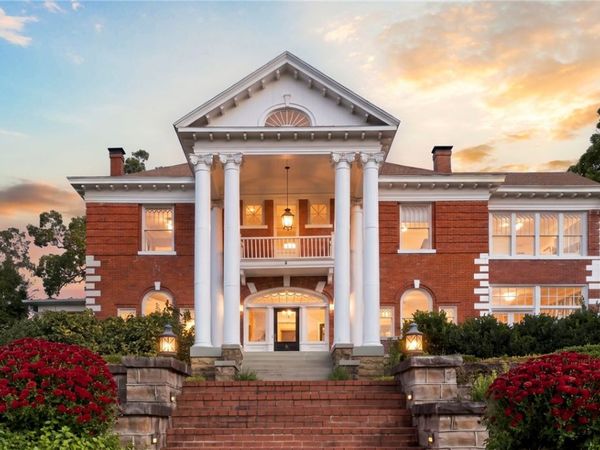 5 W Mt. Nord Street , Fayetteville, AR 72701