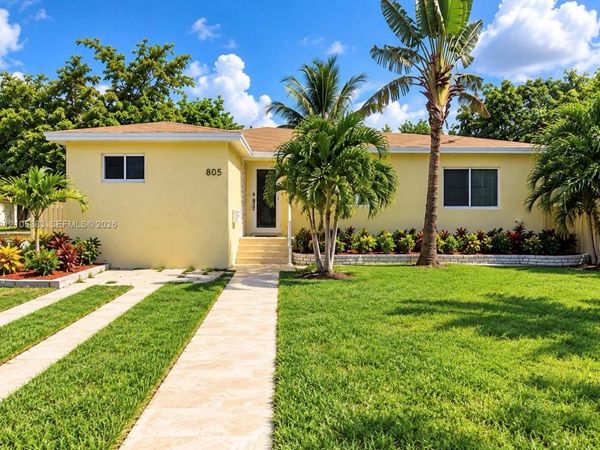 805 NE 138th St , North Miami, FL 33161