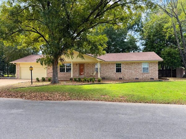 71 Mohawk Dr, Searcy, AR 72143