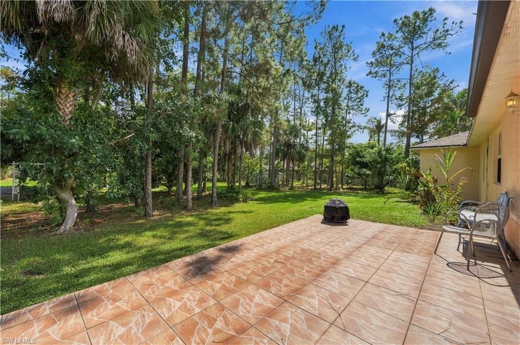 590 6th St Ne, Naples, FL 34120 Photo
