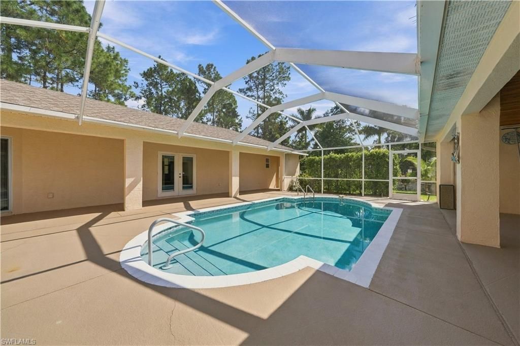 590 6th St Ne, Naples, FL 34120 Photo
