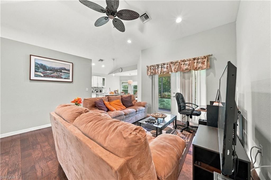 590 6th St Ne, Naples, FL 34120 Photo