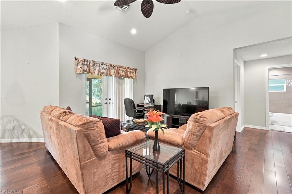 590 6th St Ne, Naples, FL 34120 Photo
