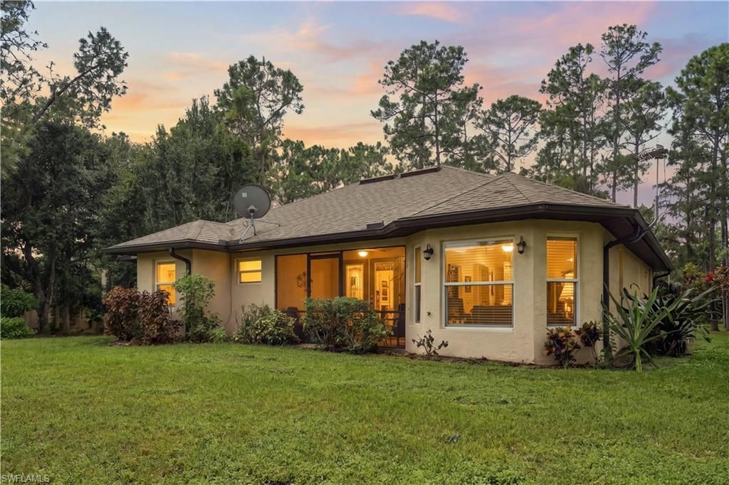 590 6th St Ne, Naples, FL 34120 Photo