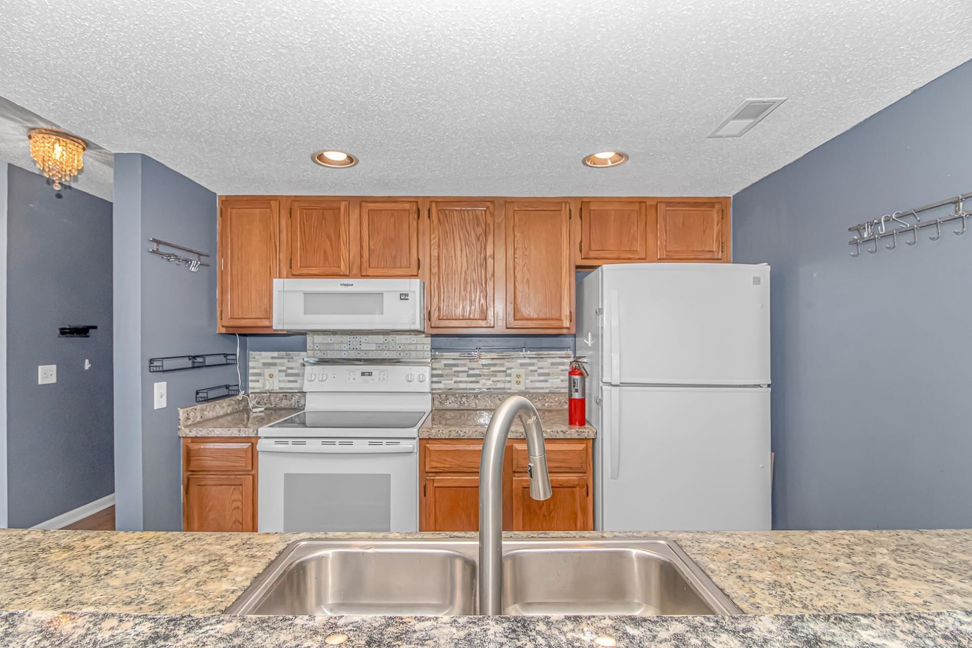 1025 Plantation Dr. W  Photo 14