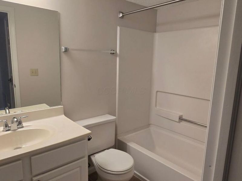 2733 Greystone Drive, Unit GD2733, Columbus, OH 43220 Photo 15