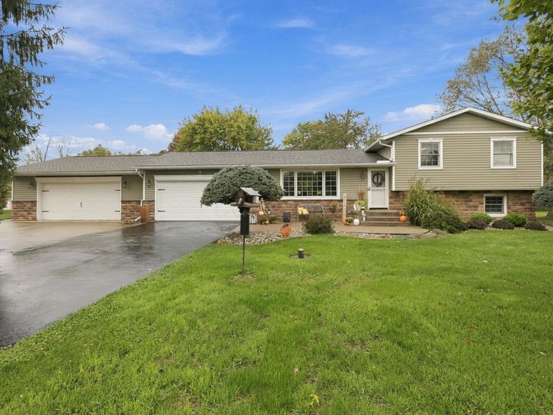 6885 Castlewood Drive NW, Carroll, OH 43112 Photo 1