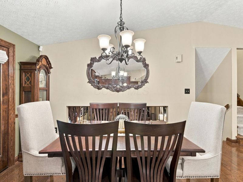 6885 Castlewood Drive NW, Carroll, OH 43112 Photo 11