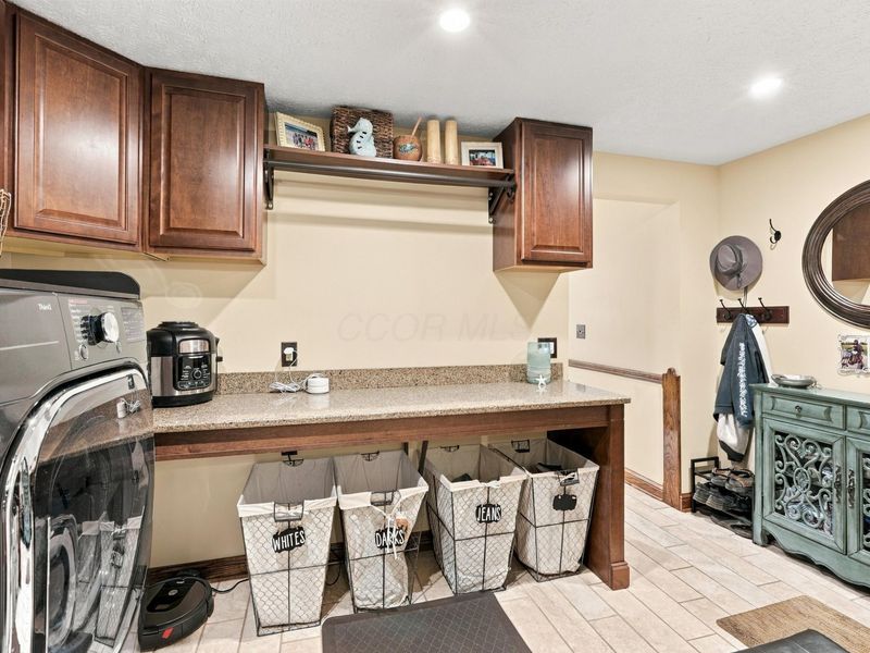 6885 Castlewood Drive NW, Carroll, OH 43112 Photo 17