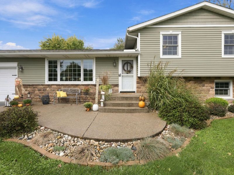 6885 Castlewood Drive NW, Carroll, OH 43112 Photo 3