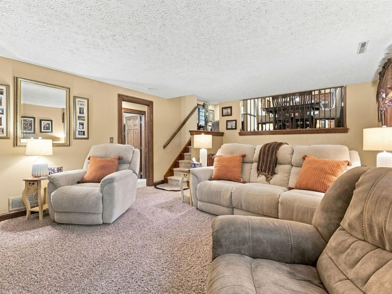 6885 Castlewood Drive NW, Carroll, OH 43112 Photo 33