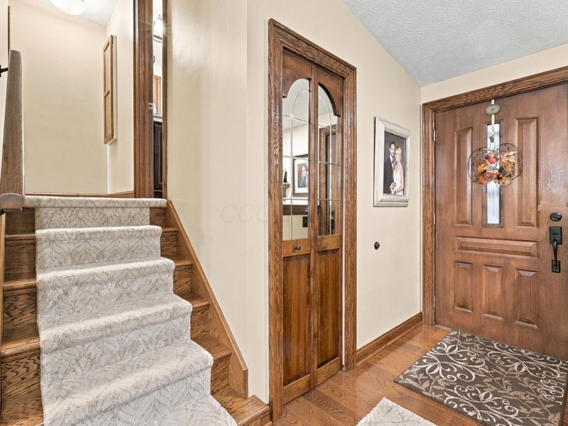 6885 Castlewood Drive NW, Carroll, OH 43112 Photo 5