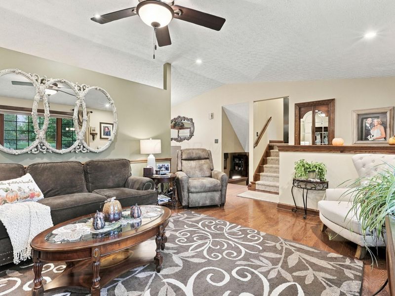 6885 Castlewood Drive NW, Carroll, OH 43112 Photo 8