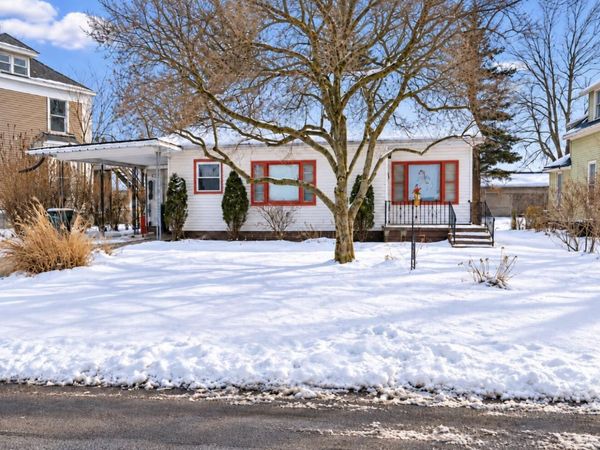 905 W Carroll Street , Macomb, IL 61455