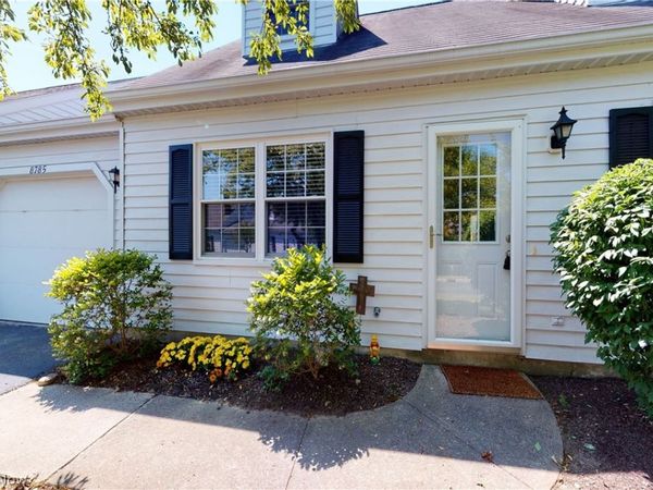 8785 Eastbrook Circle , Chagrin Falls, OH 44023