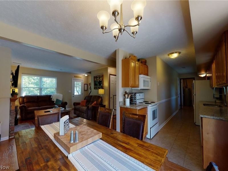 8785 Eastbrook Circle, Chagrin Falls, OH 44023 Photo 10