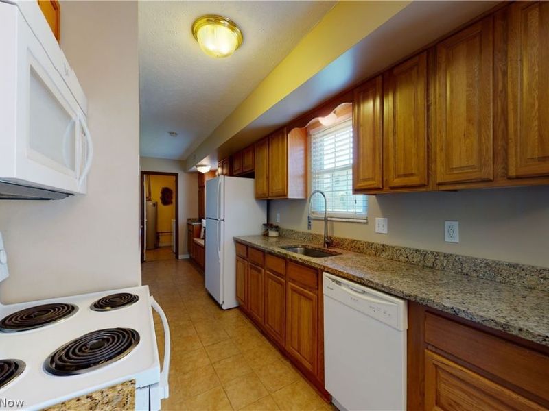 8785 Eastbrook Circle, Chagrin Falls, OH 44023 Photo 15