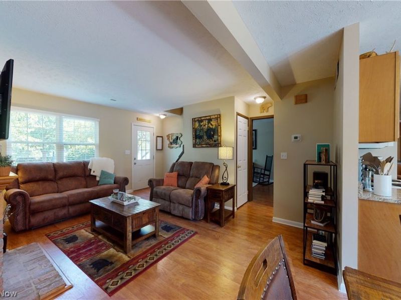 8785 Eastbrook Circle, Chagrin Falls, OH 44023 Photo 3