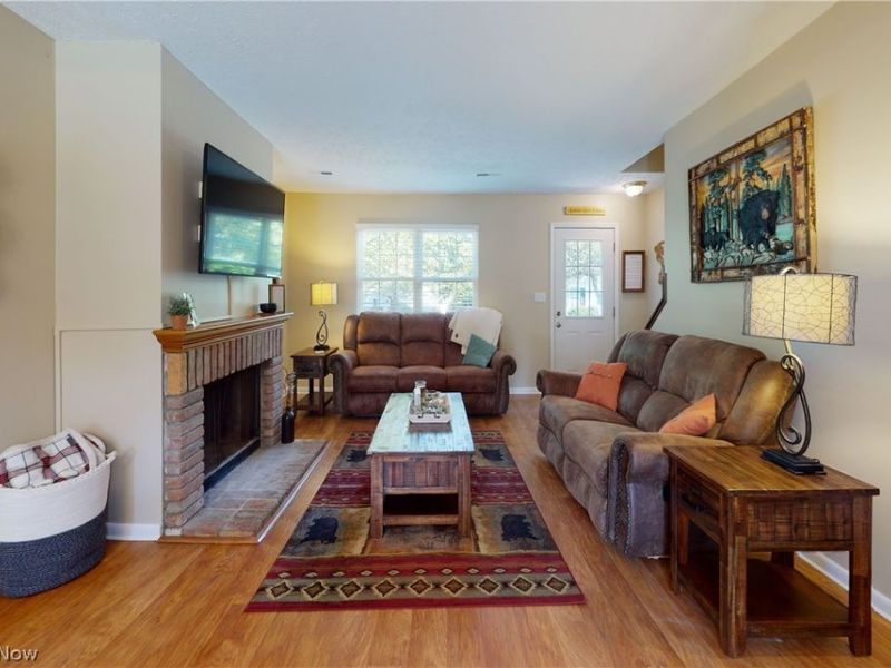 8785 Eastbrook Circle, Chagrin Falls, OH 44023 Photo 6