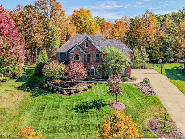 10295 Buckeye Trail, North Royalton, OH 44133