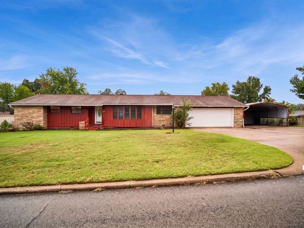 1318 N Main Street , Sand Springs, OK 74063
