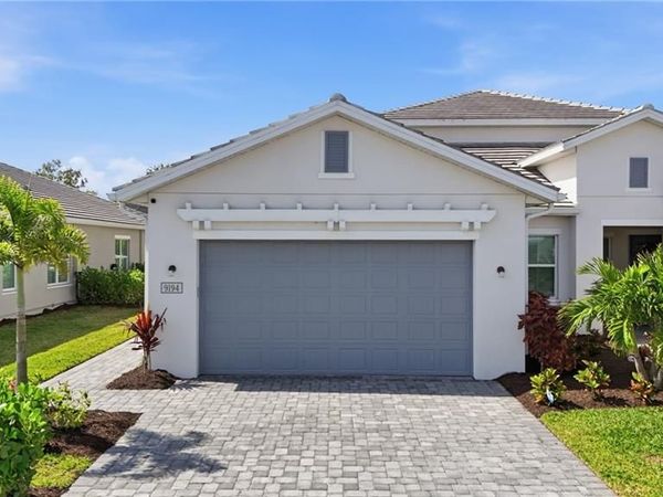 9194 Cayman DR , NAPLES, FL 34114