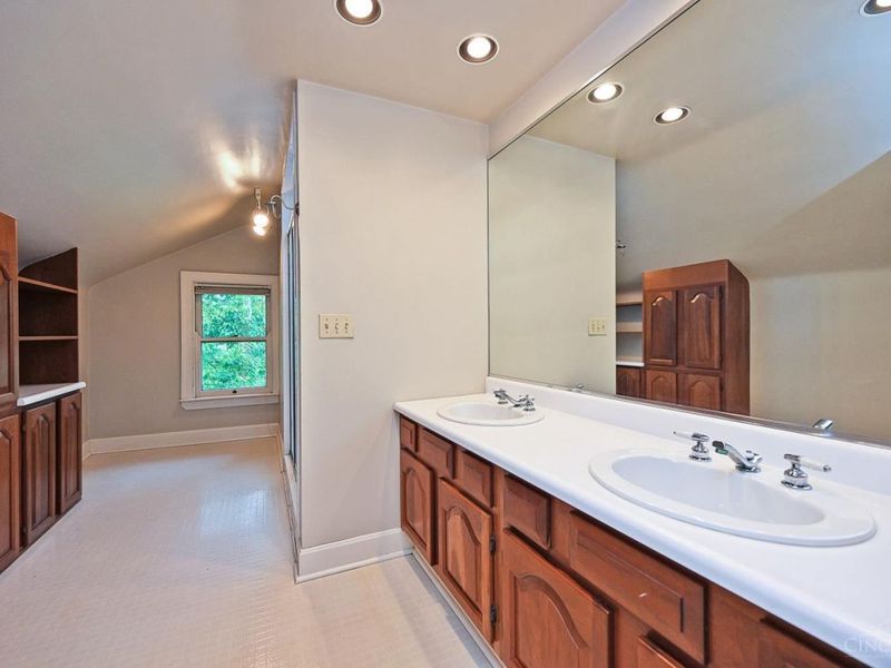 254 Elm Avenue, Wyoming, OH 45215 Photo 46