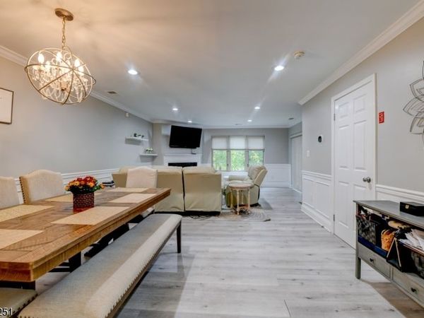 58 Sunrise Dr, Hanover, NJ 07981