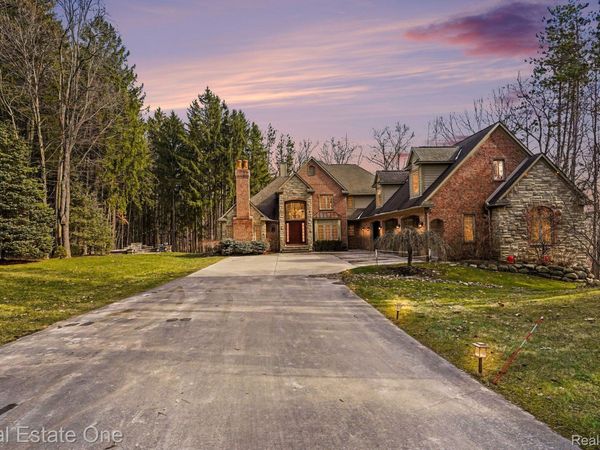 12901 Sleigh Trail, Hartland Township, Mi 48380