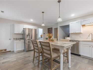 802 Pine Needles Drive, Centerville, OH 45458