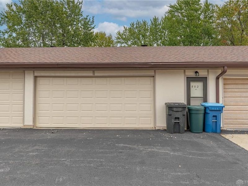 802 Pine Needles Drive, Centerville, OH 45458 Photo 26