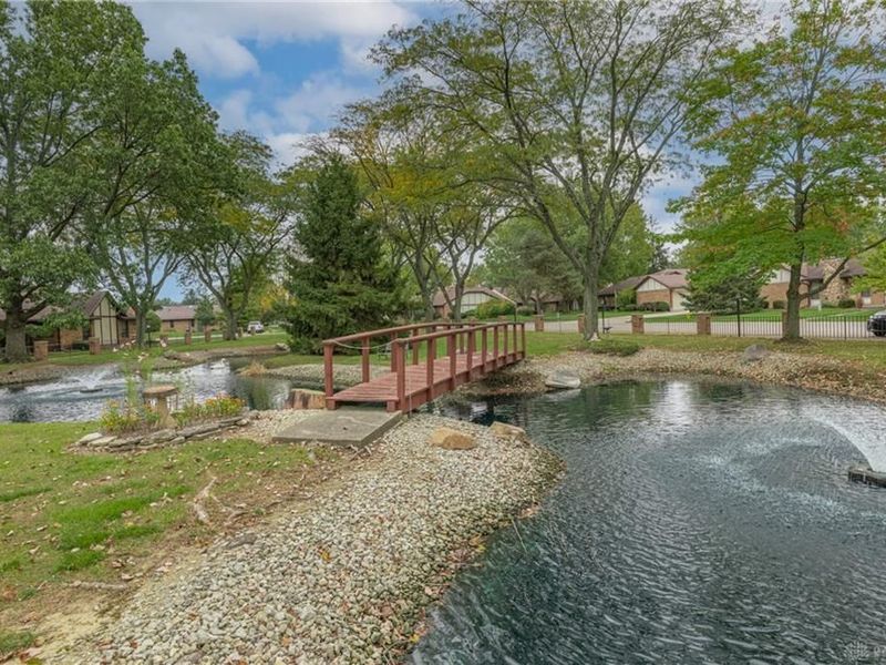 802 Pine Needles Drive, Centerville, OH 45458 Photo 29