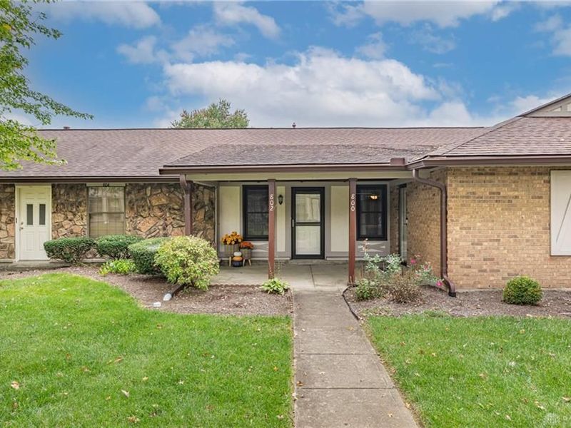 802 Pine Needles Drive, Centerville, OH 45458 Photo 3