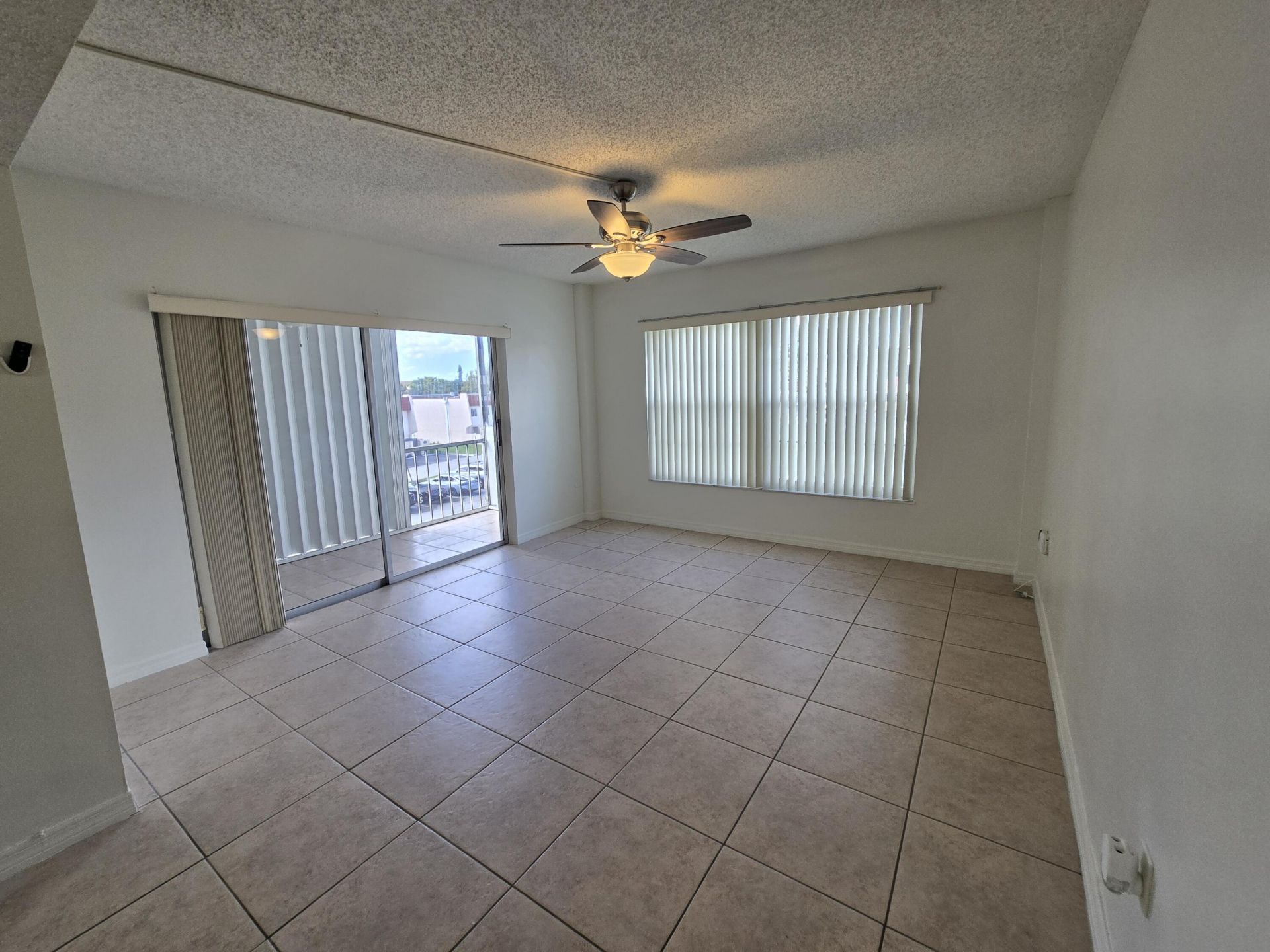 4154 Inverrary Drive, Unit 302, Lauderhill, FL 33319 Photo