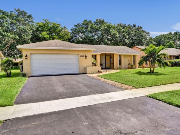 18076 107th Avenue S, Boca Raton, FL 33498