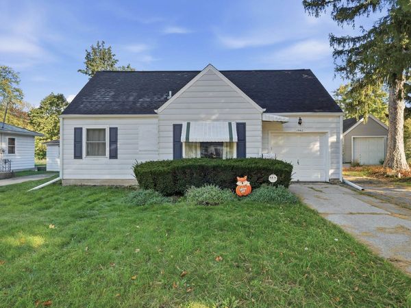 1942 Vahlen Street, Madison, WI 53704