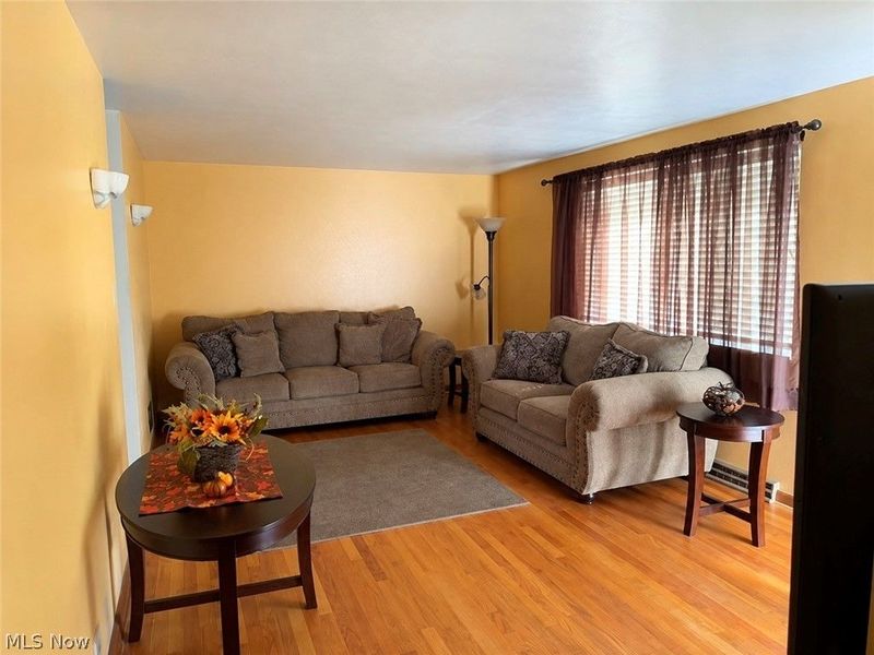 640 Tulip Lane, Martins Ferry, OH 43935 Photo 2