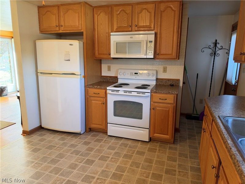 640 Tulip Lane, Martins Ferry, OH 43935 Photo 4