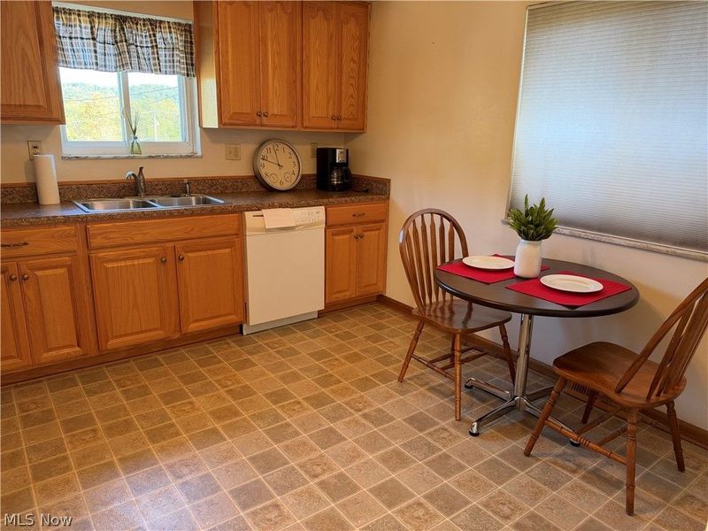 640 Tulip Lane, Martins Ferry, OH 43935 Photo 5