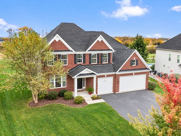 957 Glacial Falls Drive , Gilberts, IL 60136
