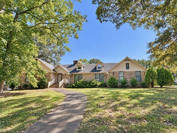 507 Oak Hill Ave, Sheffield, AL 35660